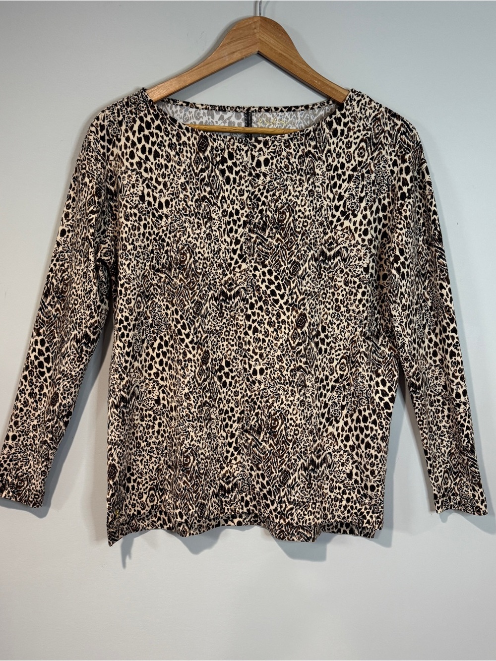 Lilly Pulitzer Karessa Long Sleeve Top UPF 50+ Macadamia Pattern Play Leopard XS